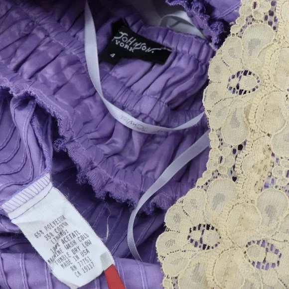 Vintage Betsey Johnson New York Halter Top - Picture 6 of 9